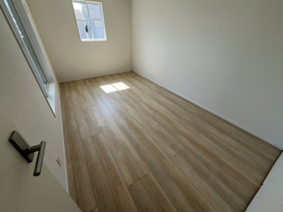 【寝室】 | 【20万円ｷｬｯｼｭﾊﾞｯｸ対象物件】クレーデルガーデン川西町下永第1 全3棟 3号棟