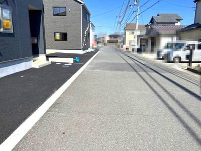 【前面道路含む現地写真】 | 【20万円ｷｬｯｼｭﾊﾞｯｸ対象物件】クレーデルガーデン川西町下永第1 全3棟 3号棟