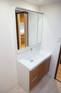 【独立洗面台】 | レスタージュ西陣 | 《令和元年5月リフォーム後写真》