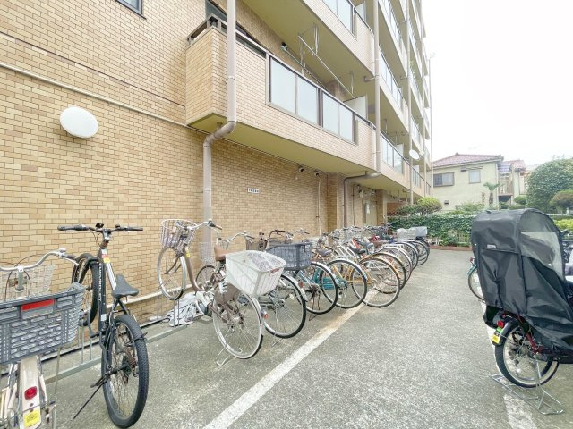 ライオンズマンション四ツ木の駐輪場
