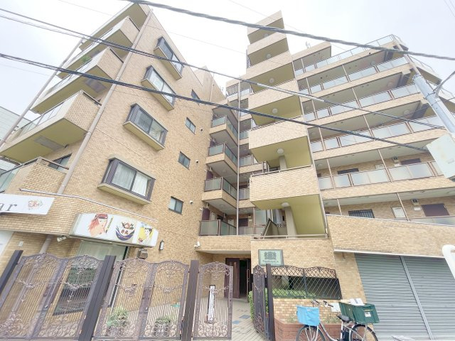 ライオンズマンション四ツ木の外観