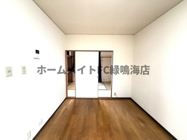 コーポ松城(近隣にてP契約可)の居間・リビング