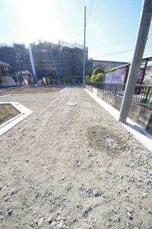 【前面道路含む現地写真】 | 【仲介手数料無料！！】日野市日野本町6丁目　建築条件付き売地（全4区画）No3　4190万円