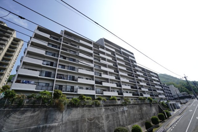 【外観】 | 【上質リノベ】井口台パークヒルズ弐番館 | 現地（2025年5月12日9：00頃）撮影