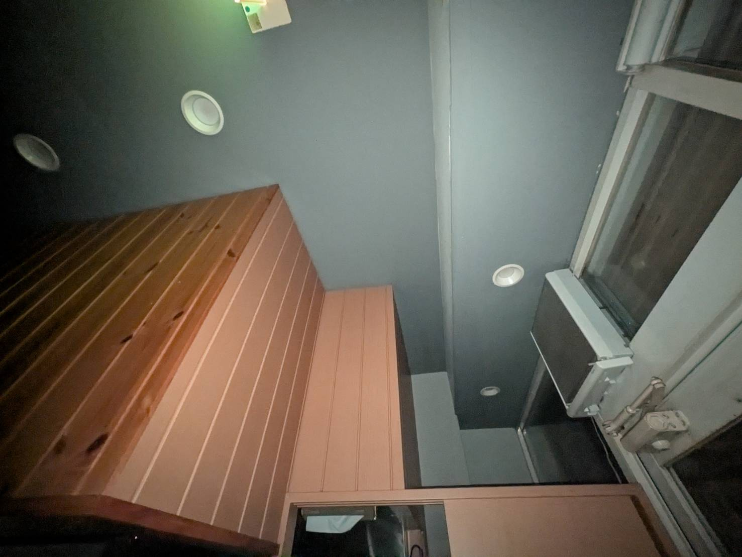 中山ビルの玄関