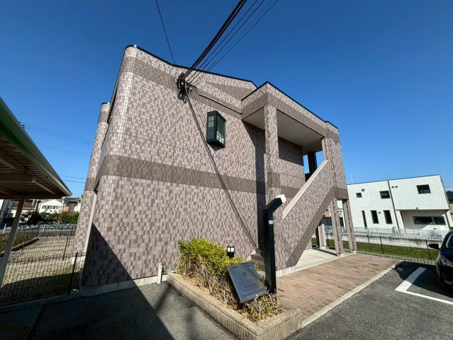 セピア　コンフォースの外観