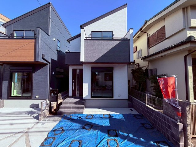 【外観】 | 西東京市下保谷２丁目　新築戸建て　２号棟 | 光と風に包まれる外観は、住む人をやさしく迎えます