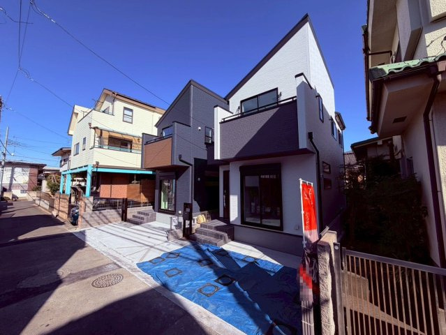 【外観】 | 西東京市下保谷２丁目　新築戸建て　２号棟 | 清潔感あふれる外観は、訪れる人を気持ちよく迎えます