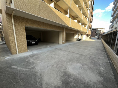 【駐車場】 | プレジール | 駐車場完備です