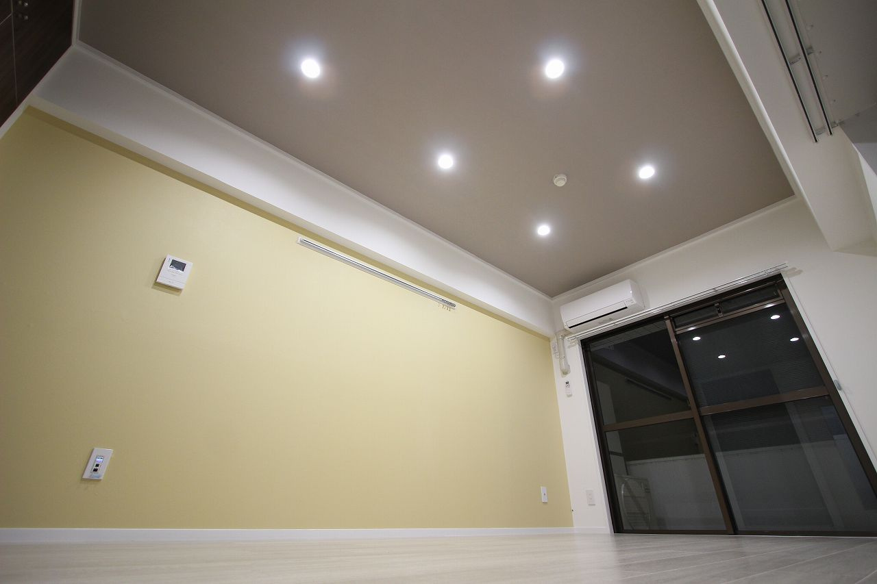 ジョイフル薊野の居間・リビング