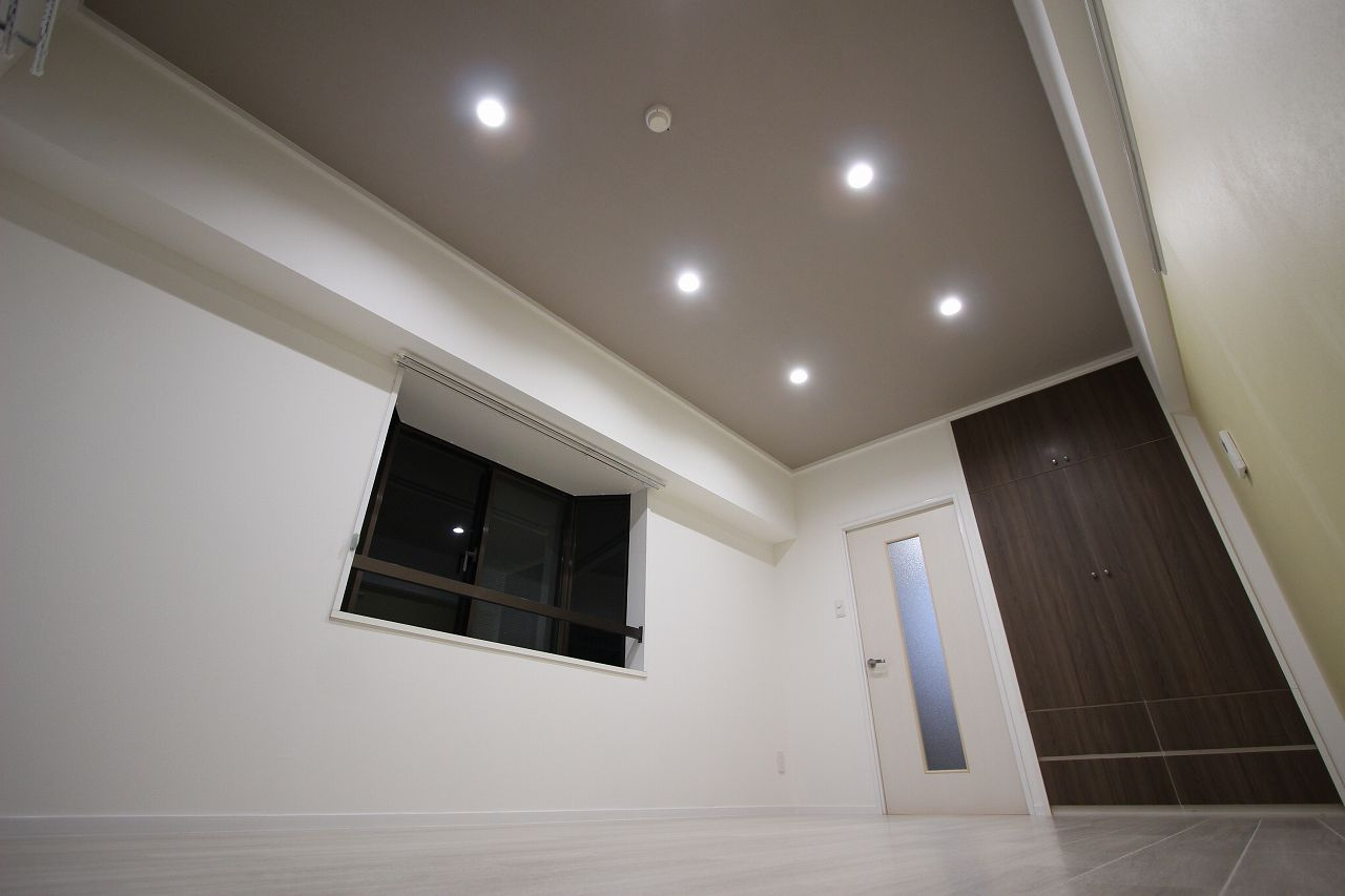 ジョイフル薊野の居間・リビング