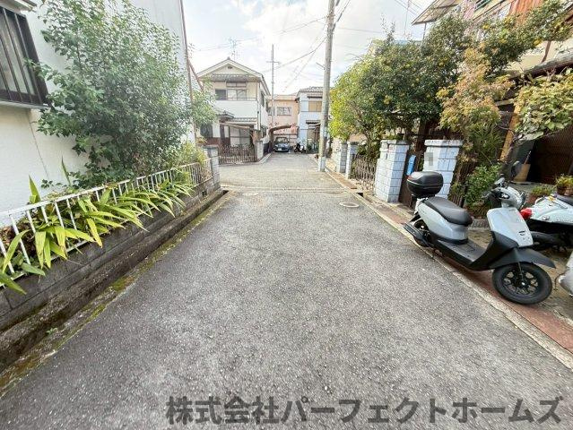 【前面道路含む現地写真】の画像