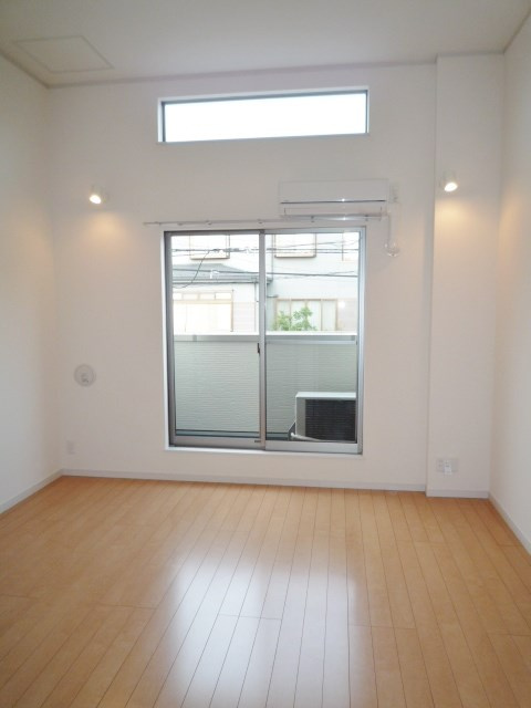 ワイズコートの居間・リビング