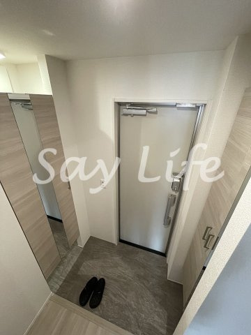 アイビー俊徳道の玄関