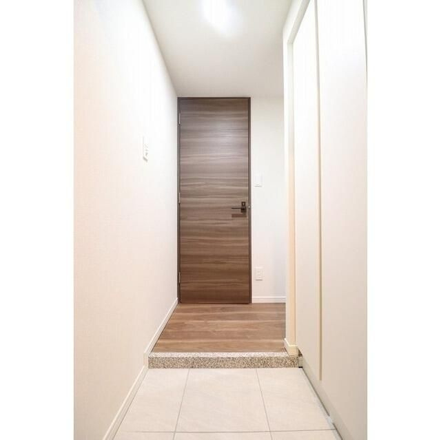 コンフォリア志村坂上の玄関