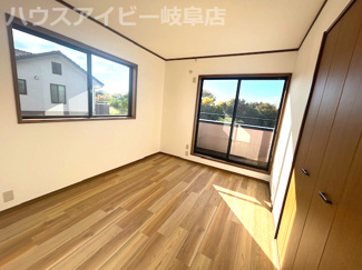 【洋室】 | 岐阜市須賀3丁目！再生住宅登場です♪水回りすべて新品交換！ゆとりの広さの6LDK！南にお庭スペース♪ | 岐阜市須賀3丁目！再生住宅登場です♪水回りすべて新品交換！ゆとりの広さの6LDK！南にお庭スペース♪