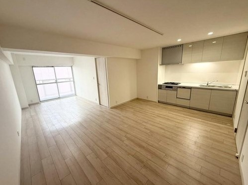 日商岩井京橋ハイツ　6階の居間・リビング