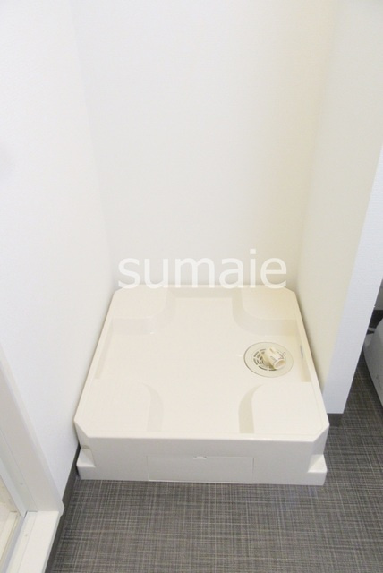 グランドパレス江戸川の内装|室内洗濯機置場です。