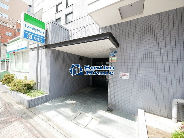 ダイヤモンドスクエア駒形のエントランス