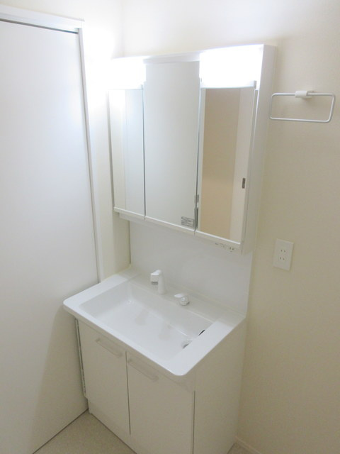 堀切２丁目ヘーベルメゾンの洗面所|★独立洗面台★