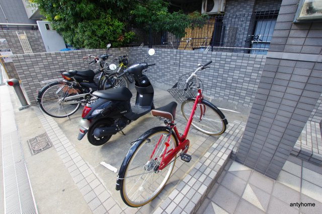 エスリード都島　仲介手数料無料の駐車場