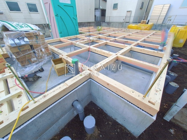 【外観】 | 青く澄み渡った綺麗な空と、陽の光をたっぷりと受ける、そんな新築住宅で新生活をスタートしてみませんか？見学・ご相談等、ミライズホーム(株)までお気軽にご連絡下さい♪

