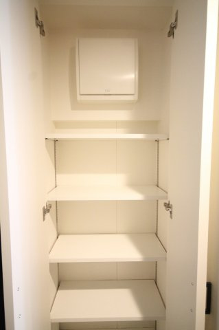 たっぷり入れられるシューズボックスです