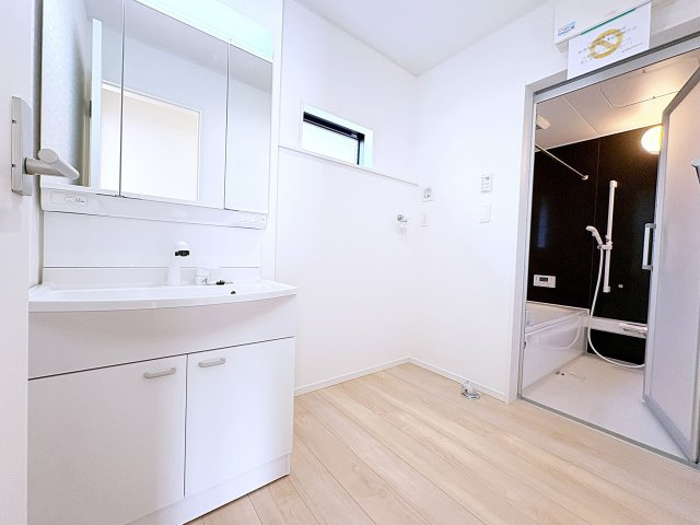 新築戸建・建売　米沢市通町四丁目【耐震+制震】松川小・米沢一中の区画図|カースペース3台(車種による)※敷地内に電柱及び支線が入る場合がございます。