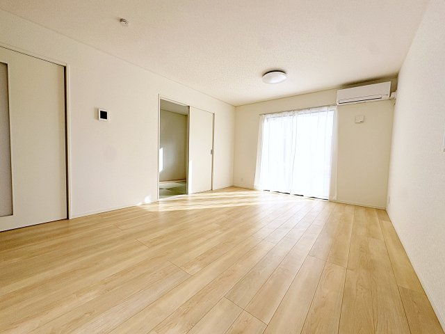 新築戸建・建売　米沢市通町四丁目【耐震+制震】松川小・米沢一中の洋室|同社施工例