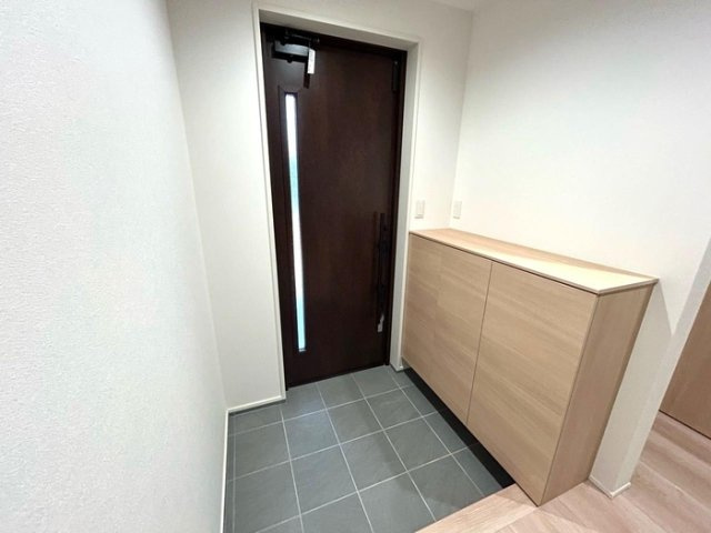 大野町2丁目戸建貸家の玄関