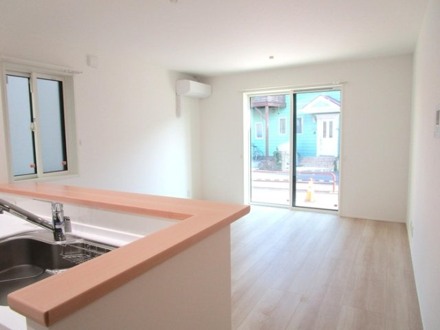 大野町2丁目戸建貸家の居間・リビング