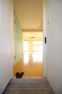  | 白色でまとめた玄関は明るく、… 