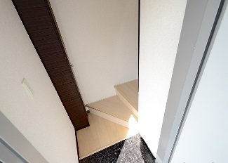 【玄関】 | レオネクストアズールⅡ