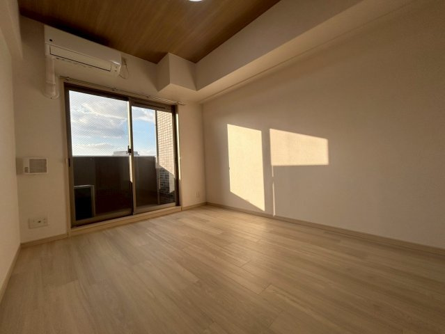 アスリート本町リバーウエストの洋室