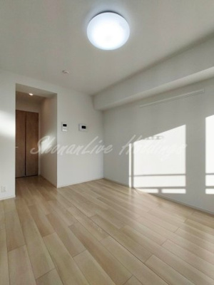 【寝室】 | ROCK UP | 広々7.9帖♪落ち着いた色合いのフローリングタイプ♪