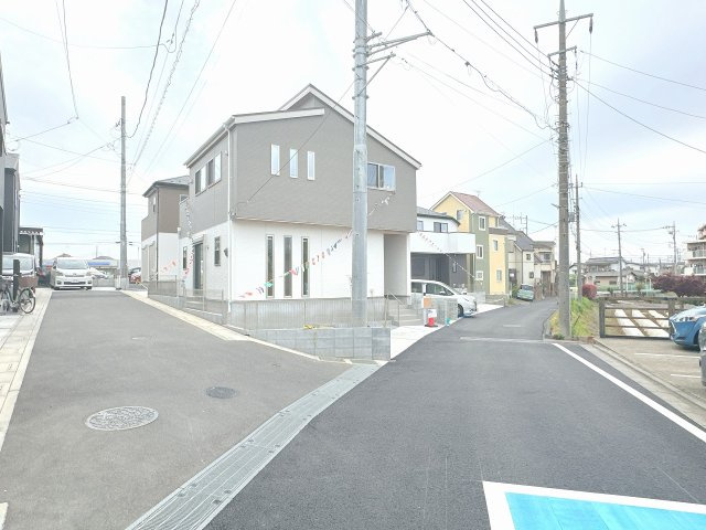 【前面道路含む現地写真】 | 富士見市羽沢1丁目　新築一戸建住宅　全1棟　(ふじみ野店) | 前面道路。
