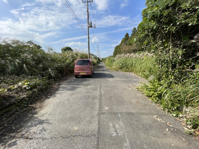 茂原市千町957-20中古戸建の前面道路含む現地写真