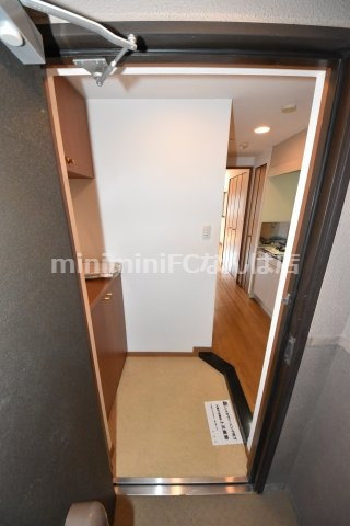 エイペックス心斎橋東の玄関