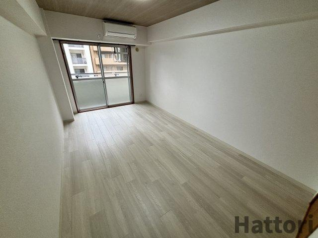 アーデン新大阪の居間・リビング