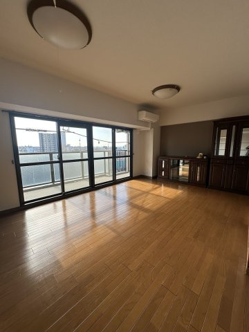 パストラルハイム豊橋壱番館　901号室の居間・リビング