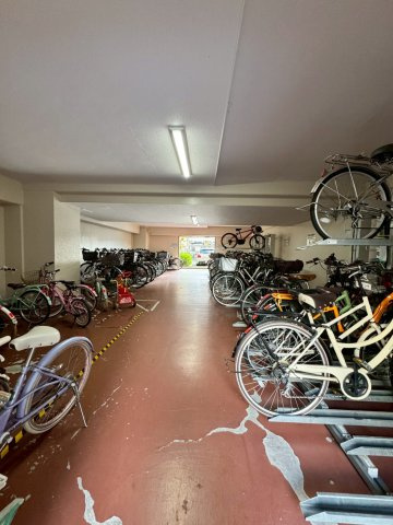 グランドシティダイアパレス吹田ガーデンコート四番館の駐輪場