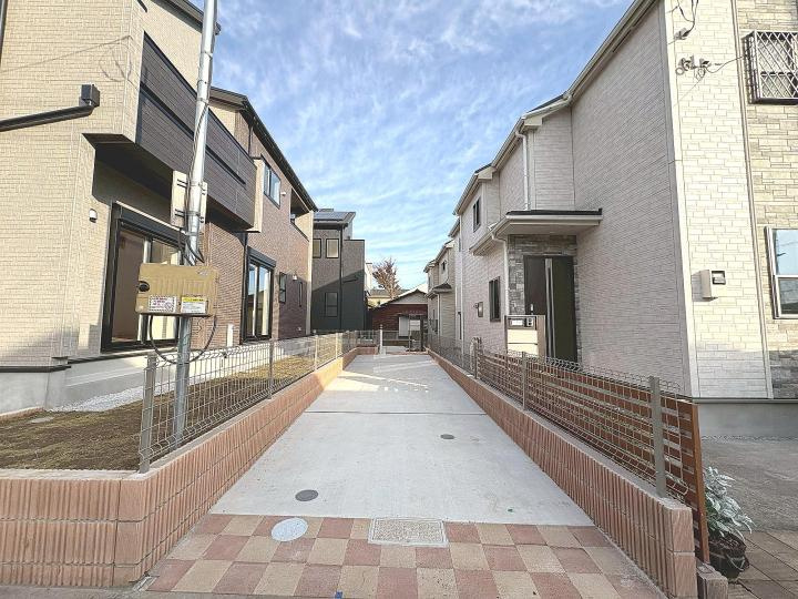 【Blooming Garden】小平小川町の駐車場|普通自動車と小型車が止められる2台駐車場(3号棟)