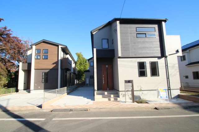 【Blooming Garden】小平小川町の外観|コンビニ徒歩2分。幼稚園徒歩5分。小学校徒歩9分。スーパー、中学校徒歩15分圏内。
　子育て世帯にも嬉しいエリアです♪