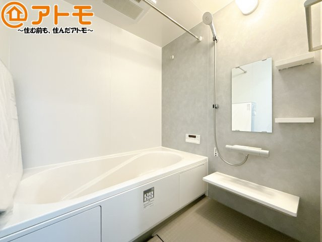 【浴室】 | 藤枝市藤岡三丁目7期　新築戸建　1号棟 | 浴室乾燥などの機能も充実♪ユニットバスはお掃除もしやすく家事の手間も軽減！窓は湿気をこもらせません！