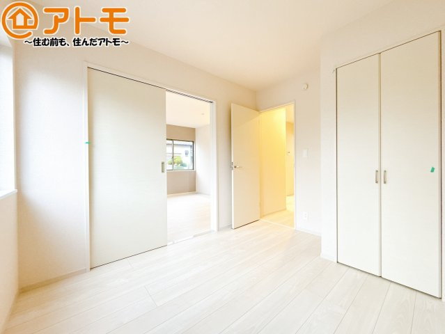 【子供部屋】 | 藤枝市藤岡三丁目7期　新築戸建　1号棟 | 客間として使うことはもちろん、居室や収納など自由な使い方ができるお部屋です！