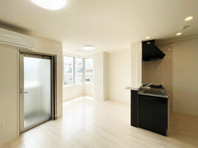 ユニヴァリィ県庁東の居間・リビング