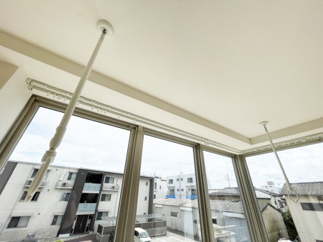 ユニヴァリィ県庁東の設備