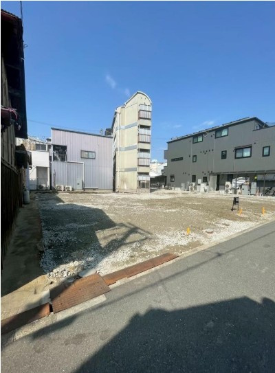 平野上町　新築戸建用土地の前面道路含む現地写真