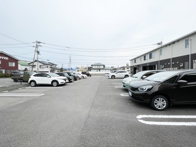ビニグリーン末広の駐車場