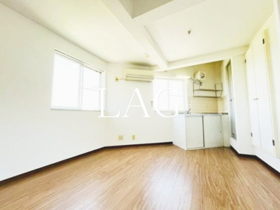 【居間・リビング】 | コロネェード大宮 | 洋室のお部屋です。